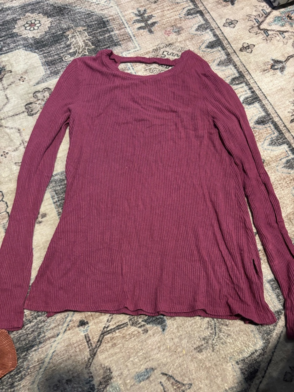 Women's Long Sleeve Ribbed Cutout Top - Wine